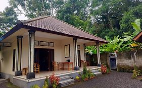 Kaeles House